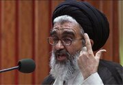امام جمعه قم: دولت عراق باید از حشد الشعبی حمایت کند/ بیحجابی محصول فرهنگ غرب است که در دوران رضاخان با زور و فشار بر مردم تحمیل شد